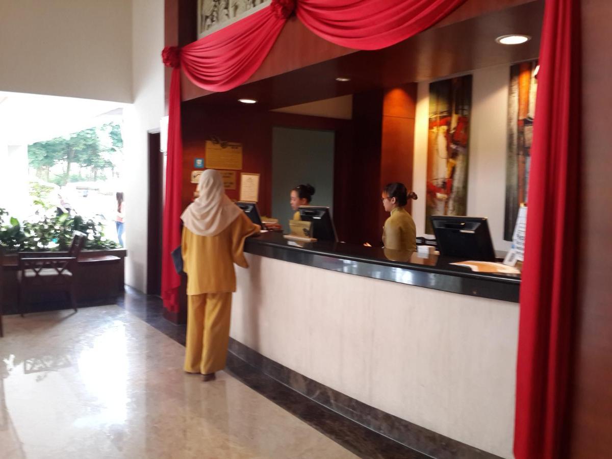 Pulai Spring Resort Kampung Kangkar Pulai Esterno foto